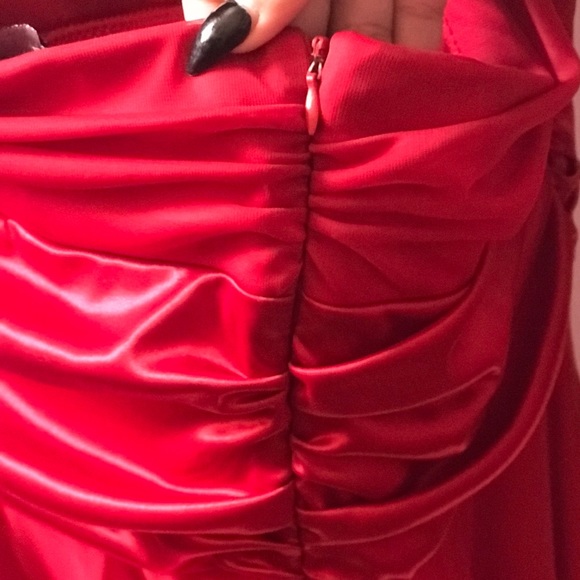 Dress - Picture 5 of 7